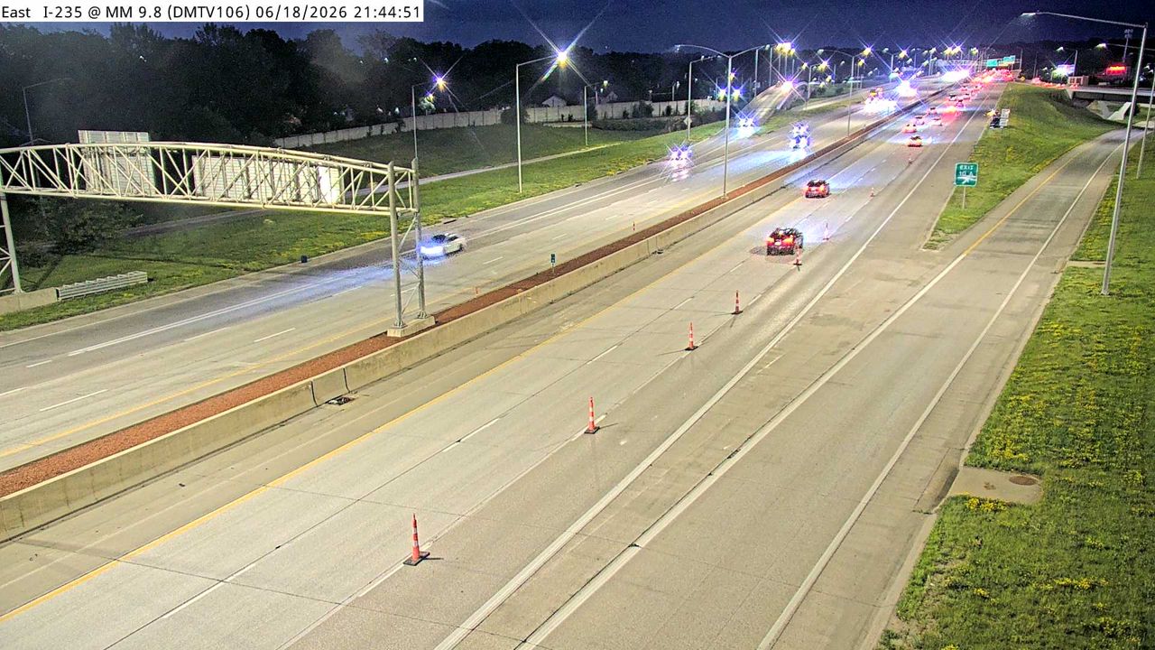 DM - I-235 @ MM 10.1 (EB Exit to University Ave)